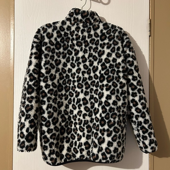 Buc-ee’s pullover - Picture 2 of 13